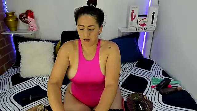 Snapshot of rukminilatin chatting on November 21, 5:17 am rukminilatin online show from November 21, 5:17 am