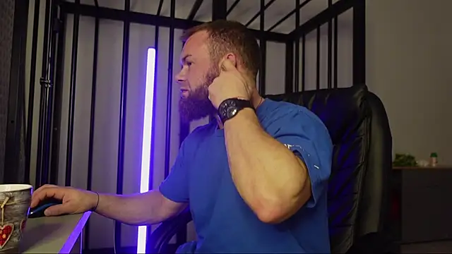 Snapshot of Tommy_Burnz chatting on January 18, 4:37 am Tommy Burnz online show from January 18, 4:37 am