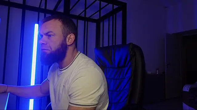 Snapshot of Tommy_Burnz chatting on January 21, 2:33 am Tommy Burnz online show from January 21, 2:33 am