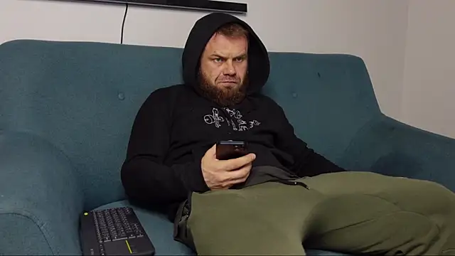 Snapshot of Tommy_Burnz chatting on March 10, 11:27 pm Tommy Burnz online show from March 10, 11:27 pm