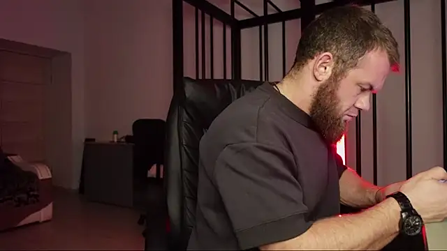 Snapshot of Tommy_Burnz chatting on February 27, 2:35 am Tommy Burnz online show from February 27, 2:35 am