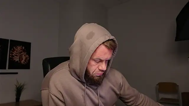 Snapshot of Tommy_Burnz chatting on September 25, 3:56 am Tommy Burnz online show from September 25, 3:56 am