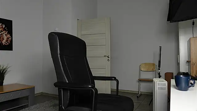 Snapshot of Tommy_Burnz chatting on September 26, 6:48 pm Tommy Burnz online show from September 26, 6:48 pm