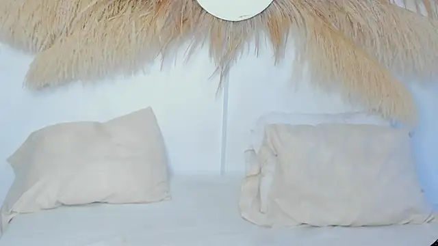 Snapshot of ShakeBigAss chatting on October 24, 1:10 pm ShakeBigAss online show from October 24, 1:10 pm