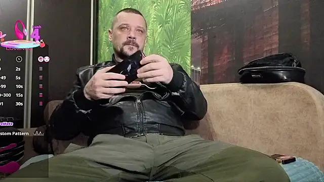 DanielOhCool online show from February 1, 6:22 am