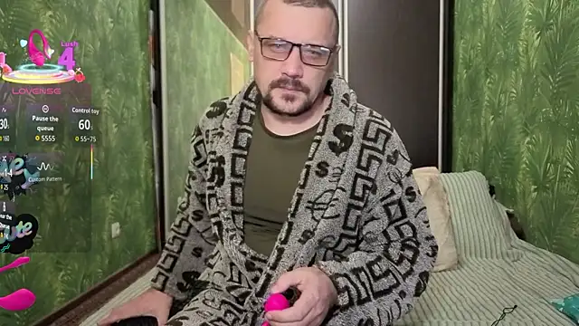 DanielOhCool online show from September 28, 6:09 am