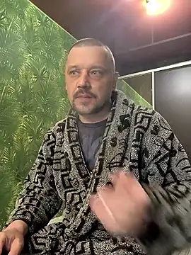 DanielOhCool online show from April 10, 4:08 am