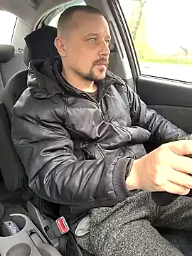 DanielOhCool online show from April 15, 10:10 am