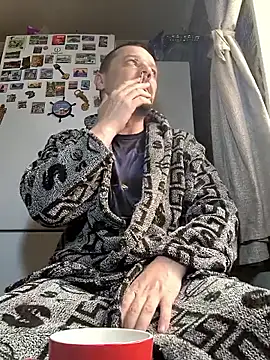 DanielOhCool online show from February 18, 8:00 am