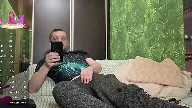 DanielOhCool online show from April 1, 6:37 am