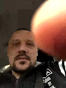 DanielOhCool online show from April 7, 9:11 am