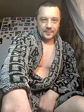 DanielOhCool online show from March 28, 4:35 am