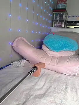 babyariane online show from May 20, 7:11 pm