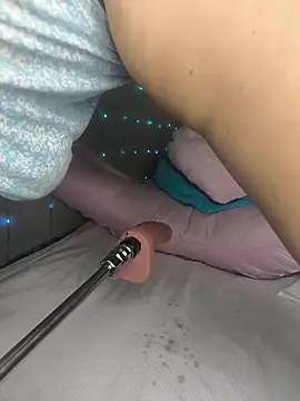 babyariane online show from April 15, 6:23 pm