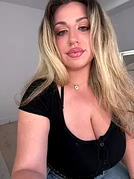 miamellycious online show from September 18, 4:43 pm