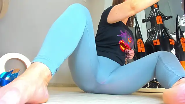 Snapshot of Girl_Squirts chatting on October 25, 3:28 am Girl Squirts online show from October 25, 3:28 am