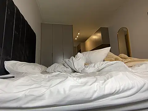 MissLola27 online show from March 17, 7:44 am