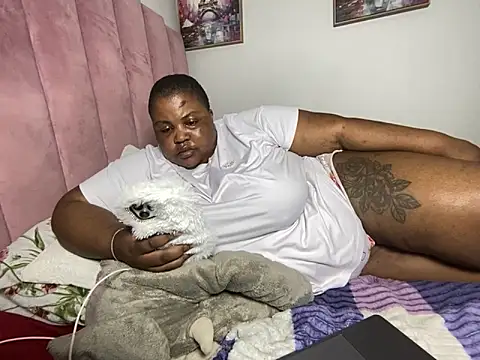 MissLola27 online show from April 2, 9:16 am