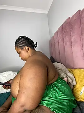 Snapshot of MissLola27 chatting on March 13, 9:26 pm MissLola27 online show from March 13, 9:26 pm