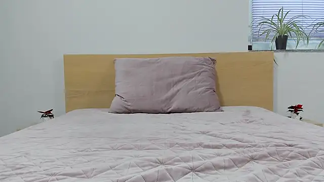 Snapshot of BritttanyBrix chatting on January 12, 12:01 pm BritttanyBrix online show from January 12, 12:01 pm