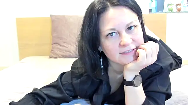 BritttanyBrix online show from March 15, 11:28 am