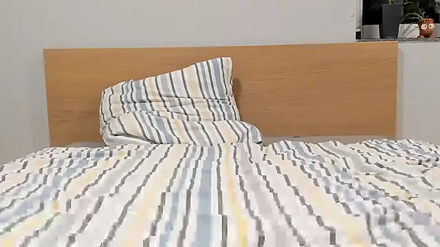 Snapshot of BritttanyBrix chatting on October 14, 9:36 pm BritttanyBrix online show from October 14, 9:36 pm