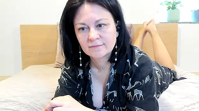 BritttanyBrix online show from April 26, 9:39 am