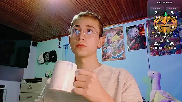 Snapshot of Chris_Bennett chatting on October 31, 8:55 am Chris Bennett online show from October 31, 8:55 am