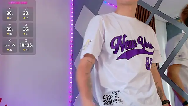 Snapshot of Chris_Bennett chatting on November 13, 12:31 pm Chris Bennett online show from November 13, 12:31 pm