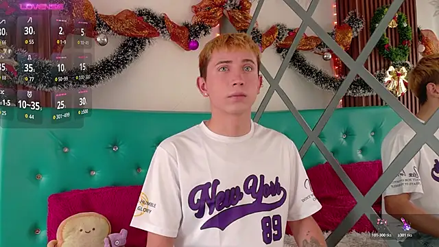 Snapshot of Chris_Bennett chatting on November 21, 1:32 pm Chris Bennett online show from November 21, 1:32 pm