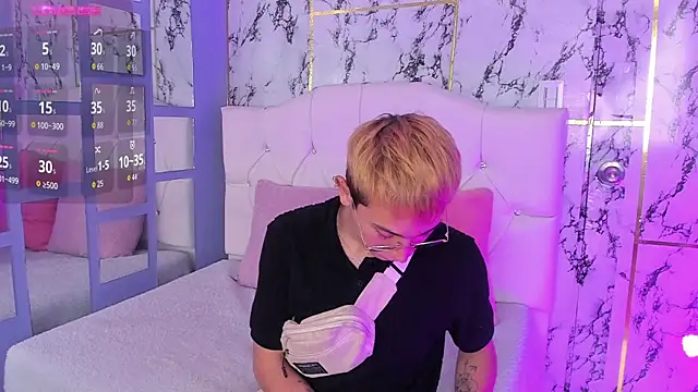 Snapshot of Chris_Bennett chatting on November 25, 1:22 pm Chris Bennett online show from November 25, 1:22 pm