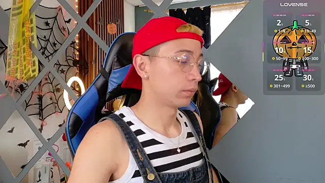 Snapshot of Chris_Bennett chatting on October 27, 12:50 pm Chris Bennett online show from October 27, 12:50 pm