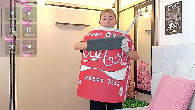 Snapshot of Chris_Bennett chatting on October 31, 9:00 pm Chris Bennett online show from October 31, 9:00 pm