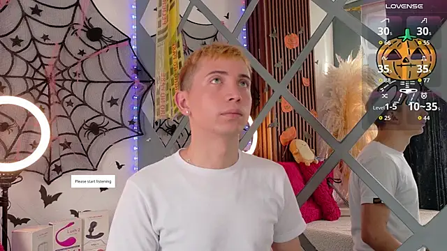 Snapshot of Chris_Bennett chatting on October 21, 12:26 pm Chris Bennett online show from October 21, 12:26 pm