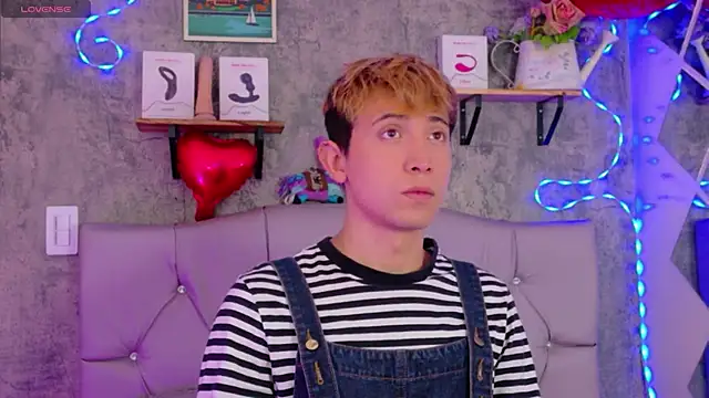 Chris Bennett online show from February 25, 12:05 pm