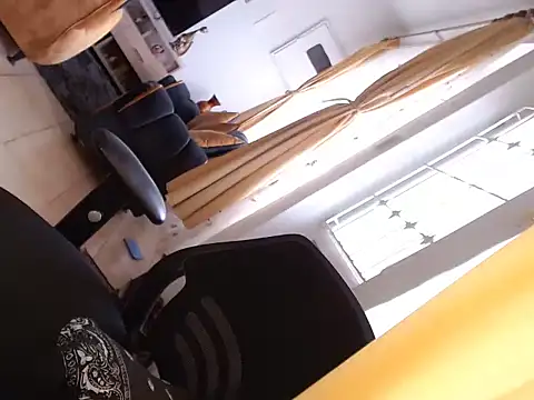 herreraisa official online show from November 1, 4:45 pm