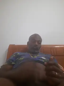 strongguyindia online show from February 10, 7:57 pm