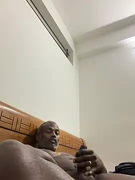 strongguyindia online show from February 19, 7:22 pm