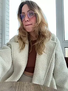 Snapshot of Puzdosia chatting on December 15, 6:19 am Puzdosia online show from December 15, 6:19 am