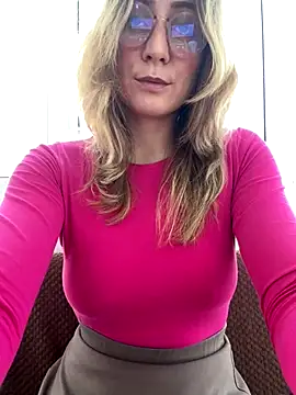 Snapshot of Puzdosia chatting on November 24, 7:41 am Puzdosia online show from November 24, 7:41 am