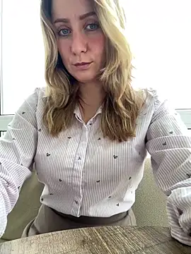 Snapshot of Puzdosia chatting on October 23, 7:07 am Puzdosia online show from October 23, 7:07 am