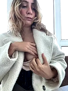 Snapshot of Puzdosia chatting on November 22, 8:35 am Puzdosia online show from November 22, 8:35 am