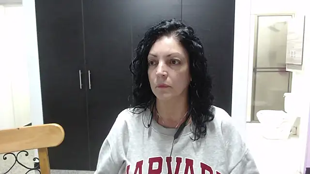 Snapshot of mijal_queen chatting on October 2, 2:59 am mijal queen online show from October 2, 2:59 am