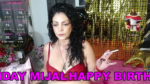 Snapshot of mijal_queen chatting on March 8, 8:44 am mijal queen online show from March 8, 8:44 am