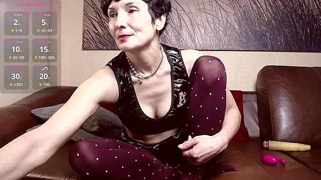 ElizabethLong online show from November 8, 8:34 pm