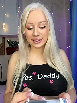 LaraHollywood online show from January 13, 7:45 am