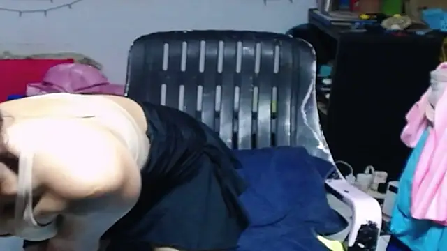 Snapshot of 1CuteAndSexy69 chatting on September 13, 3:45 pm 1CuteAndSexy69 online show from September 13, 3:45 pm
