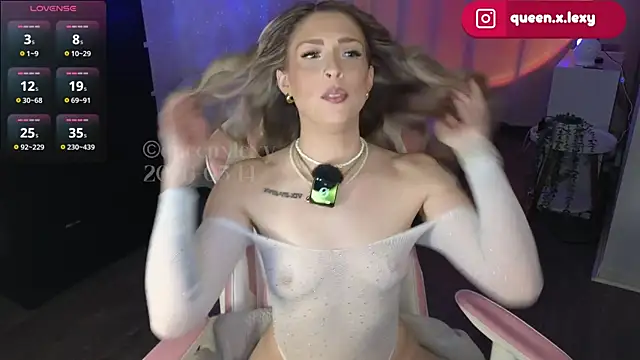 queenxlexy online show from May 14, 9:34 pm