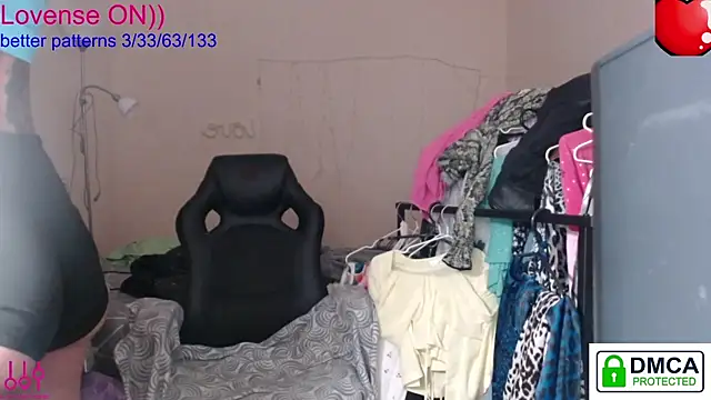 Snapshot of sweet_cute_cat chatting on October 13, 11:38 pm sweet cute cat online show from October 13, 11:38 pm