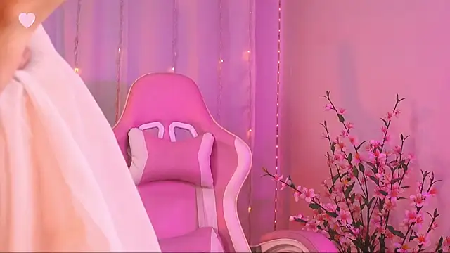 rosseblondee online show from December 3, 10:53 pm